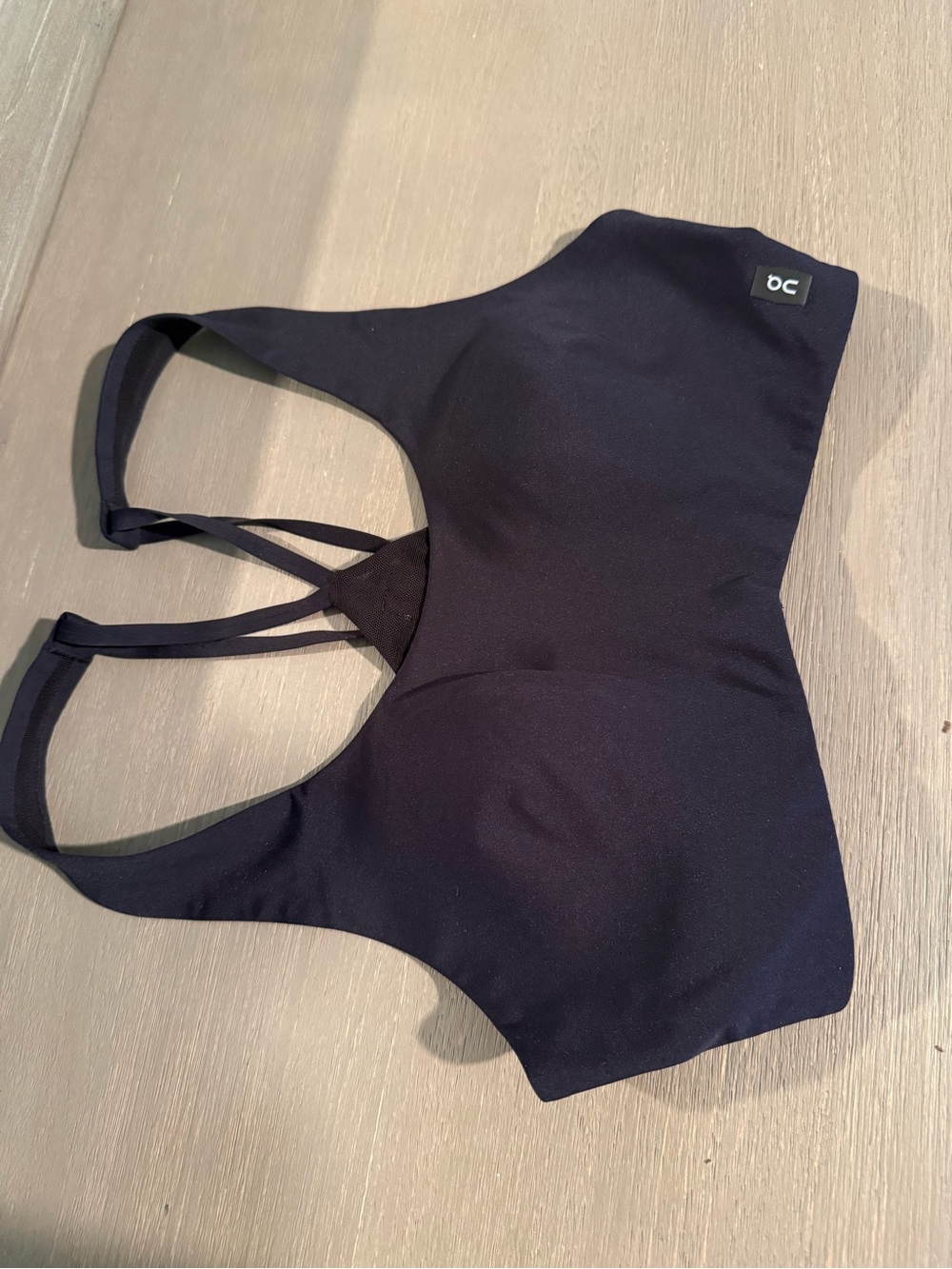 On Cloud Studio Performance Black Scoop-Neck Sports Bra - Picture 2 of 6